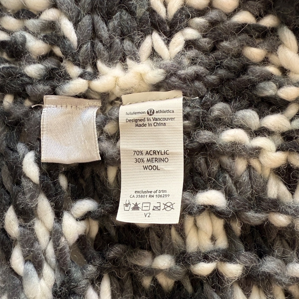 Lululemon Hooded Sweater Infinity Scarf - Picture 6 of 6